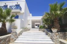 Manos Syros Rooms & Apartments