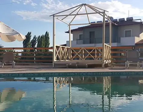 Vila Zeppos Garden Simonitiko